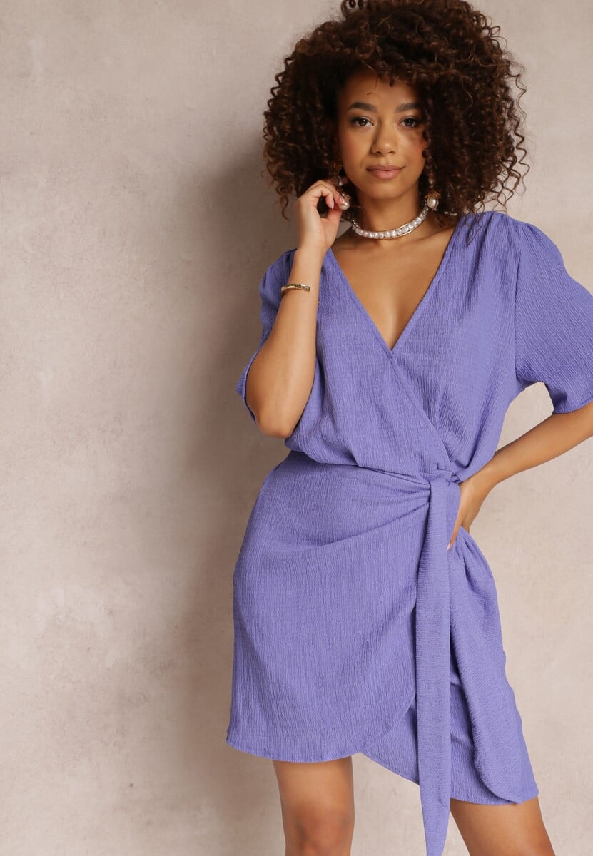 Fioletowa Sukienka Kopertowa z Wiązaniem Fadumo 1