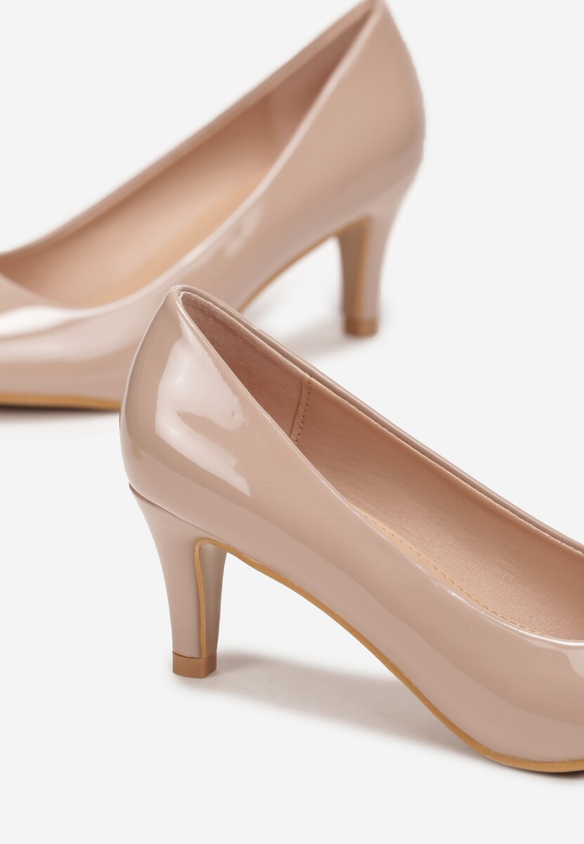 Beżowe Szpilki z Lakierowanej Imitacji Skóry na Niskim