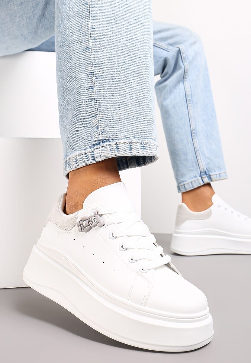 Sneakerși alb-gri cu platformă și aplicație la șireturi Khirlie 1