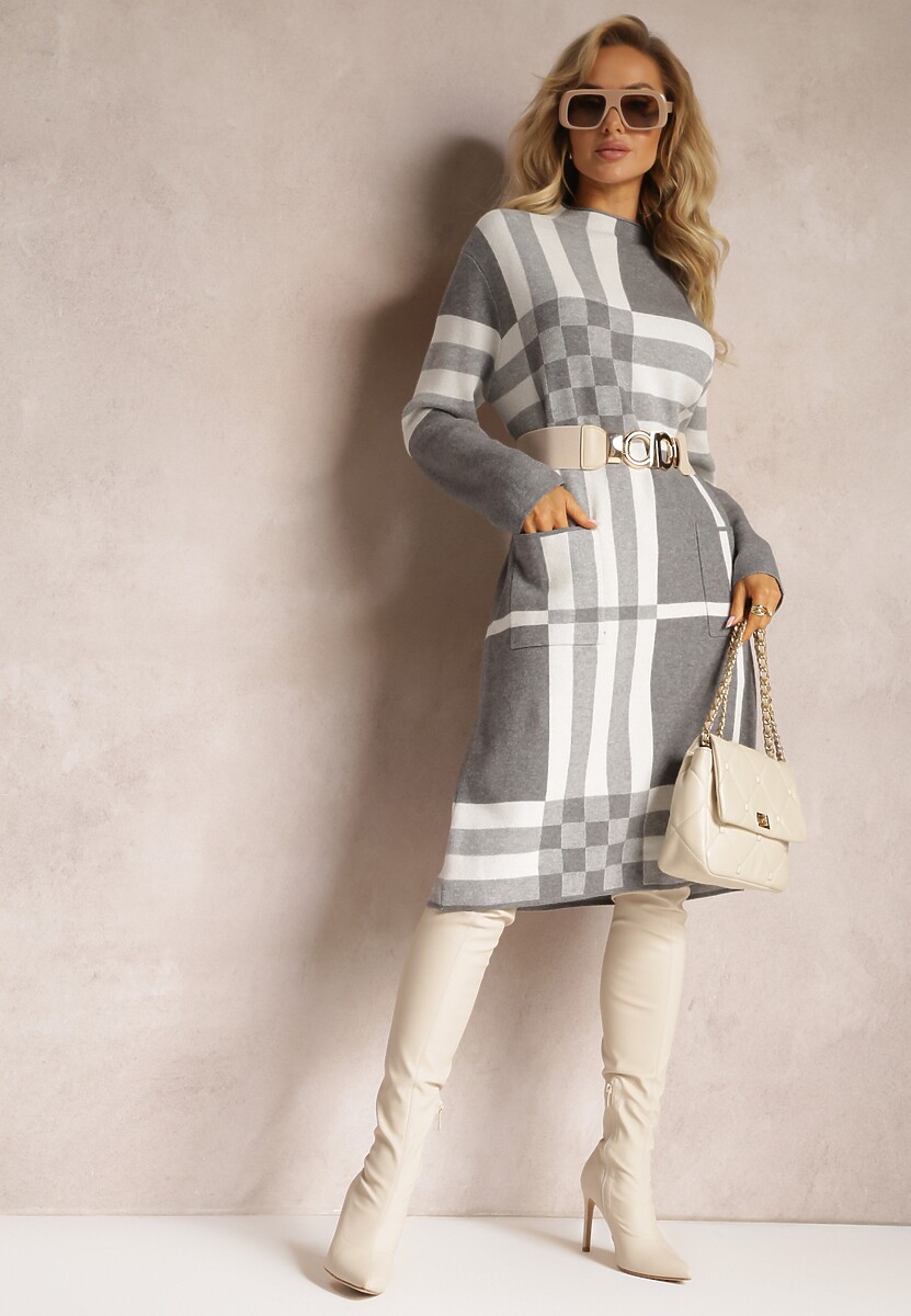 Szara Sukienka Sweterkowa z Półgolfem i Naszytymi Kieszeniami w Kratę Mirba 1