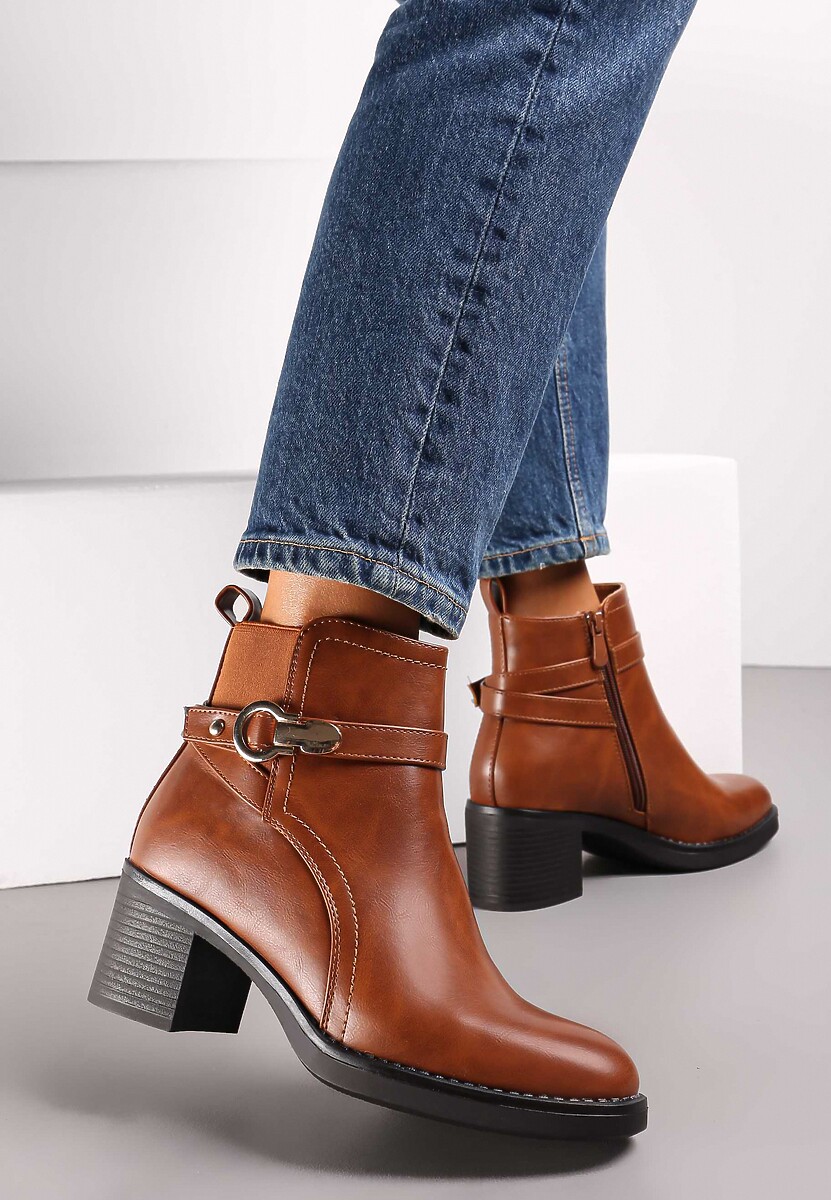 Botine maro cu toc gros decorate cu bareta și inserție elastică Goisvi 1