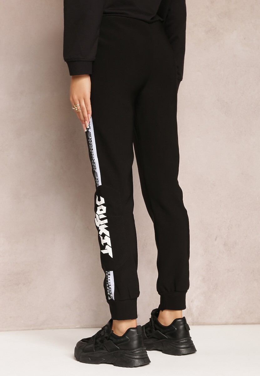 Pantaloni sport negri din bumbac cu dungi laterale și imprimeu Sumbala 3