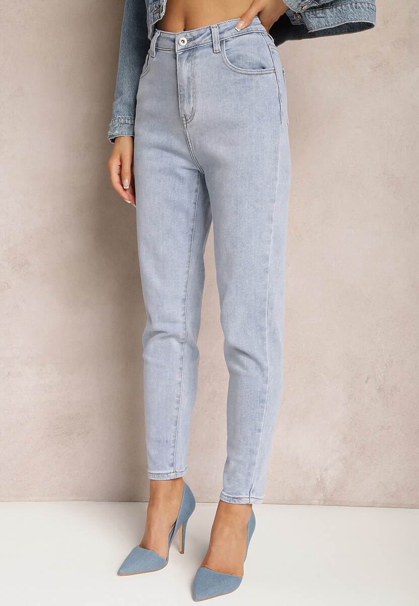 Niebieskie Jeansy Mom Fit z Subtelnymi Przetarciami Vilien 1