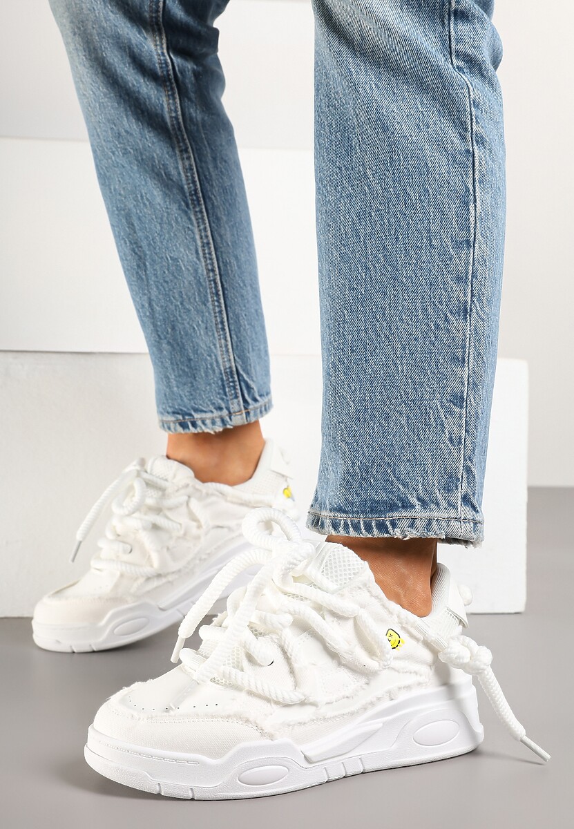 Białe Sneakersy z Perforacją i Materiałowymi Wstawkami z Ozdobnym Sznurowaniem Luneth 2