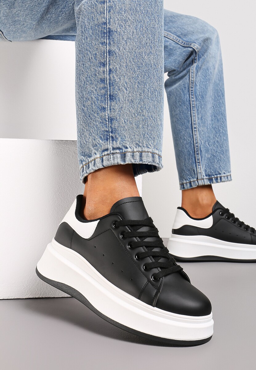 Sneakerși negri cu talpă groasă perforați și decorați cu ursuleț de cauciuc Aireth 2
