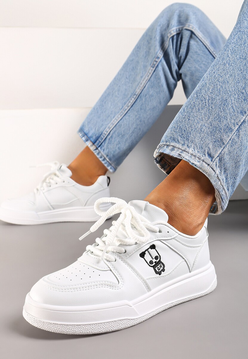 Sneakerși Albi cu Șiret din Piele Ecologică cu Petic Ornamental și Perforație Vetria 1