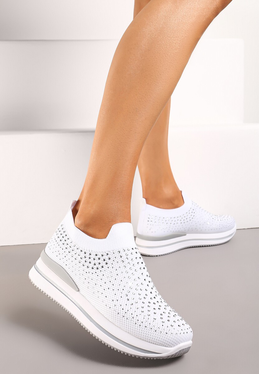 Białe Wsuwane Buty Sportowe Ozdobione Cyrkoniami na Płaskiej Podeszwie Ustetellia 2