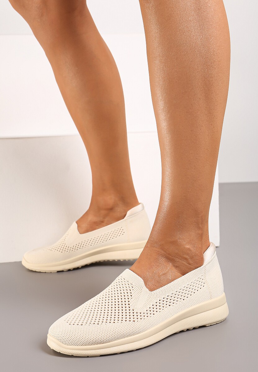 Tenisi bej în slip-on cu perforații decorative Elajames 2