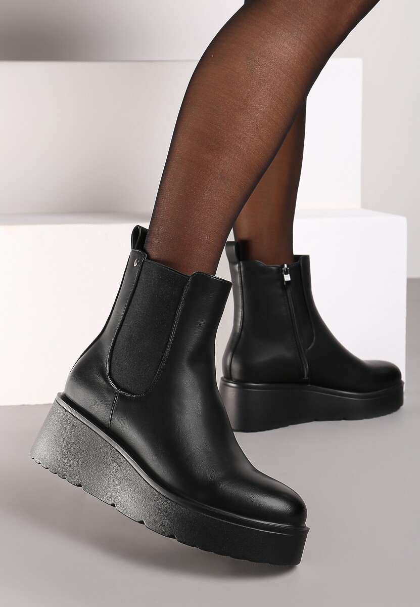 Czarne Botki Sztyblety na Koturnie z Elastyczną Gumką na Cholewce Rivariela 1