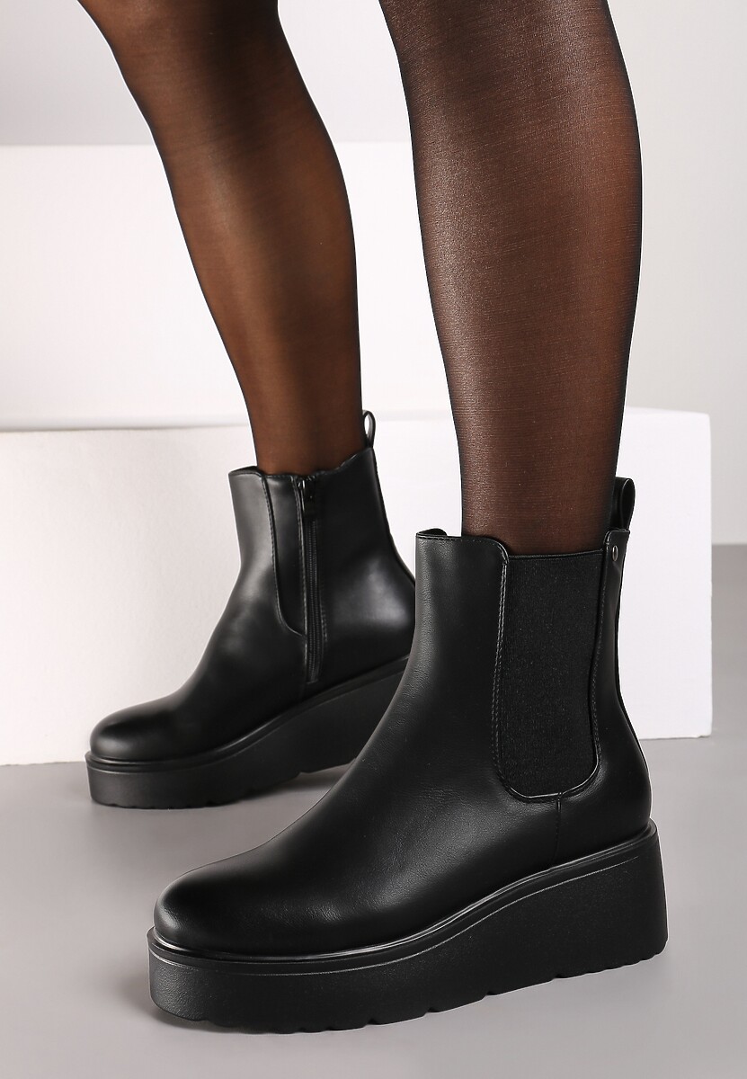Czarne Botki Sztyblety na Koturnie z Elastyczną Gumką na Cholewce Rivariela 2