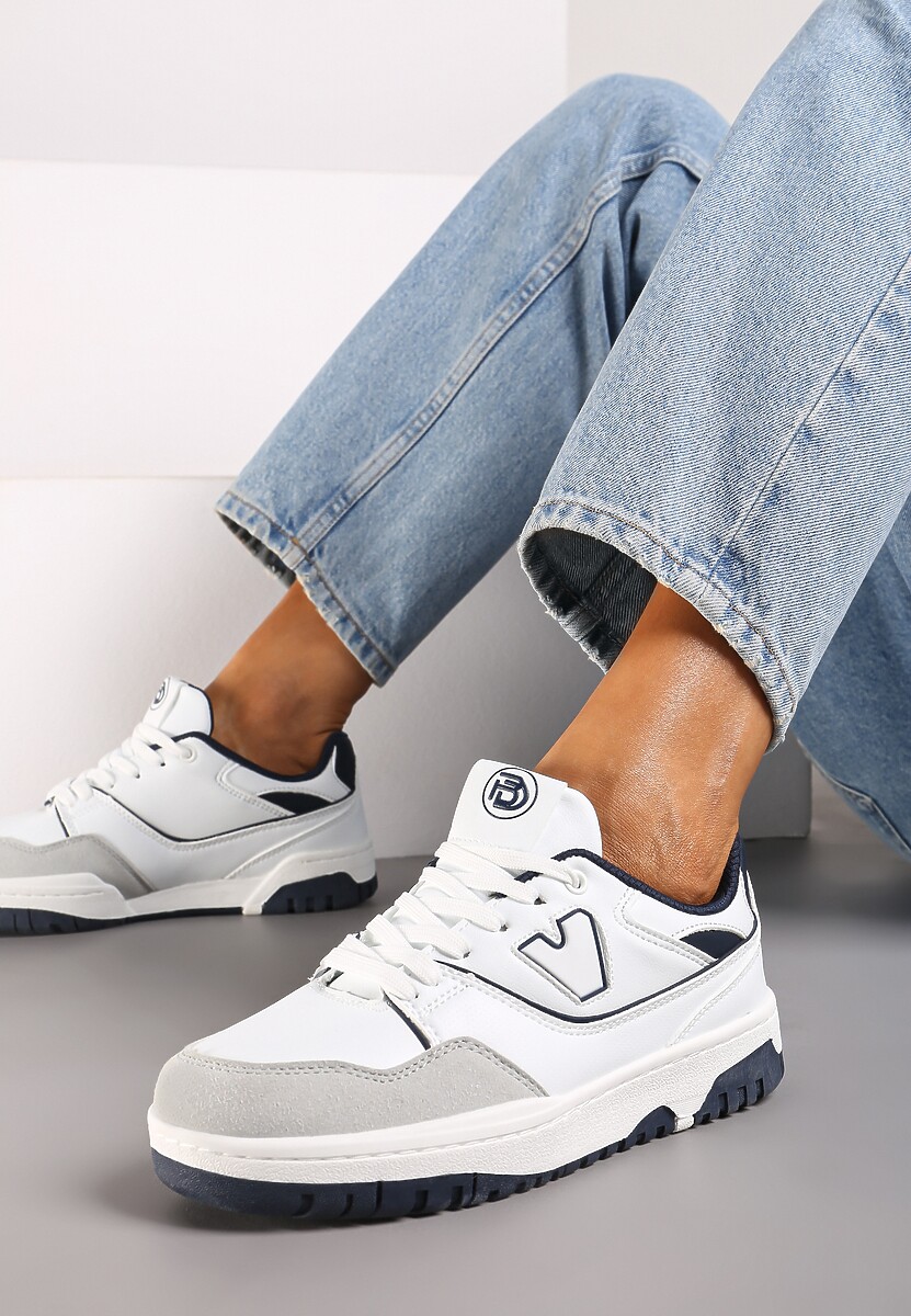 Biało-Granatowe Sneakersy Sznurowane z Aplikacją na Boku i Przeszyciami Irilian 2