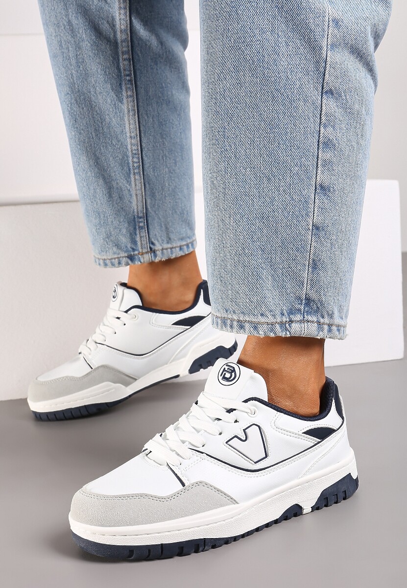 Biało-Granatowe Sneakersy Sznurowane z Aplikacją na Boku i Przeszyciami Irilian 3