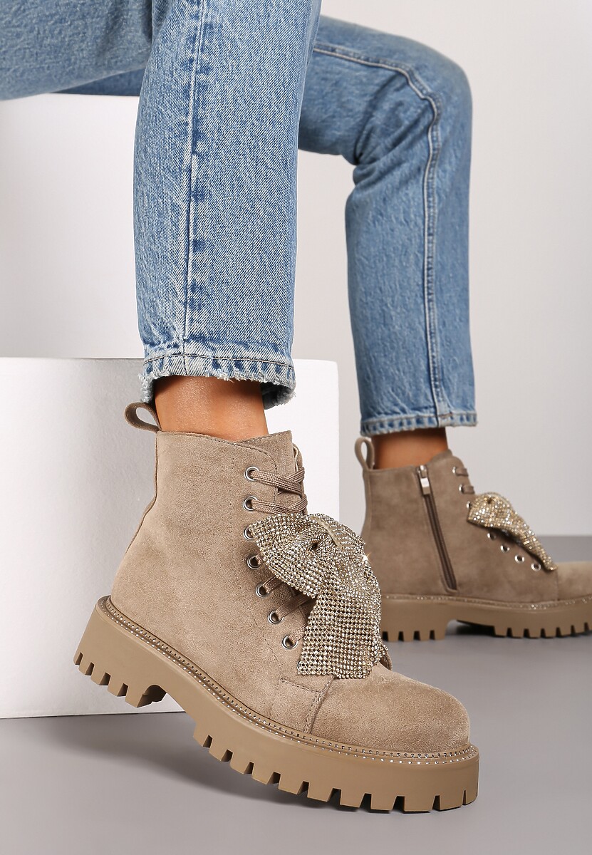 Botine Naonira Bej 1