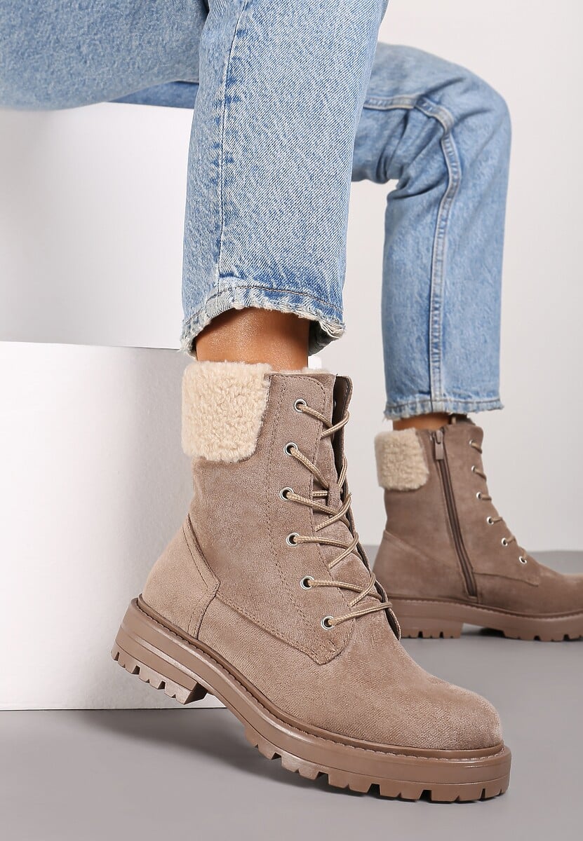 Beżowe Botki Typu Workery na Płaskiej Podeszwie z Barankowym Futerkiem przy Cholewce Nevathira 2
