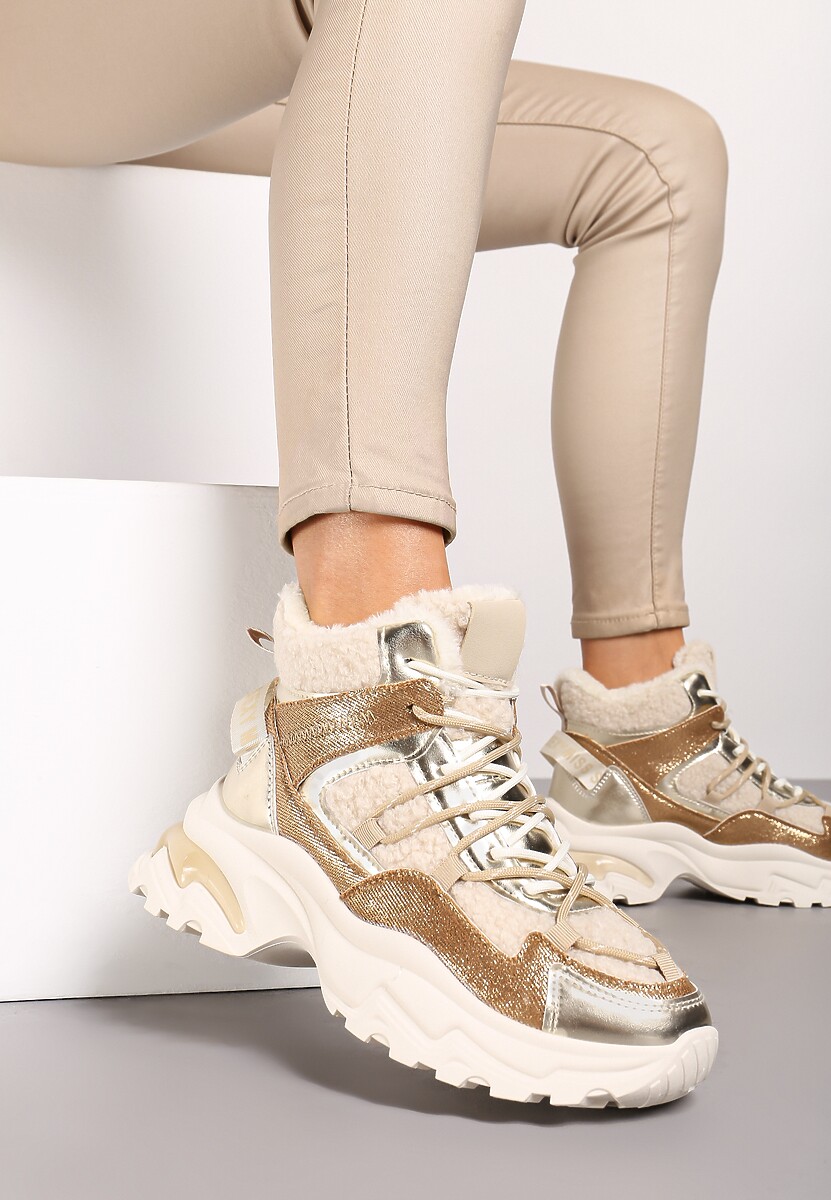 Złote Sneakersy na Platformie Ozdobione Metaliczną Nicią i Futerkiem Volattia 1