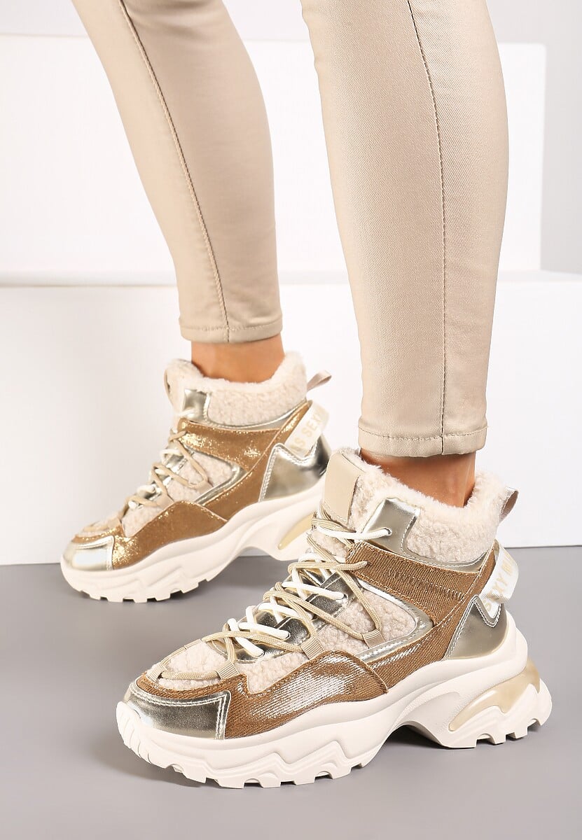 Złote Sneakersy na Platformie Ozdobione Metaliczną Nicią i Futerkiem Volattia 2