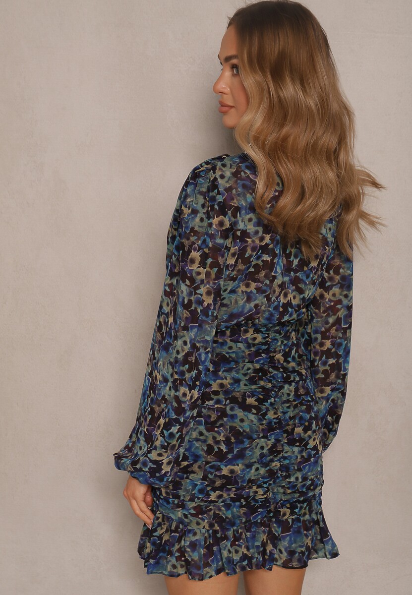 Czarno-Niebieska Kwiatowa Sukienka o Dopasowanym Kroju Ozdobiona Falbankami i Marszczeniem Mirilira 3