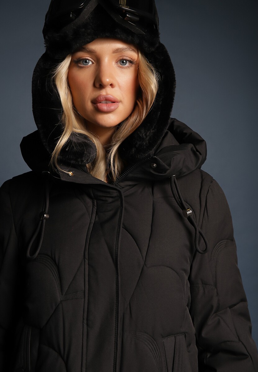 Czarna Pudełkowa Kurtka Zdobiona Pikowanymi Przeszyciami z