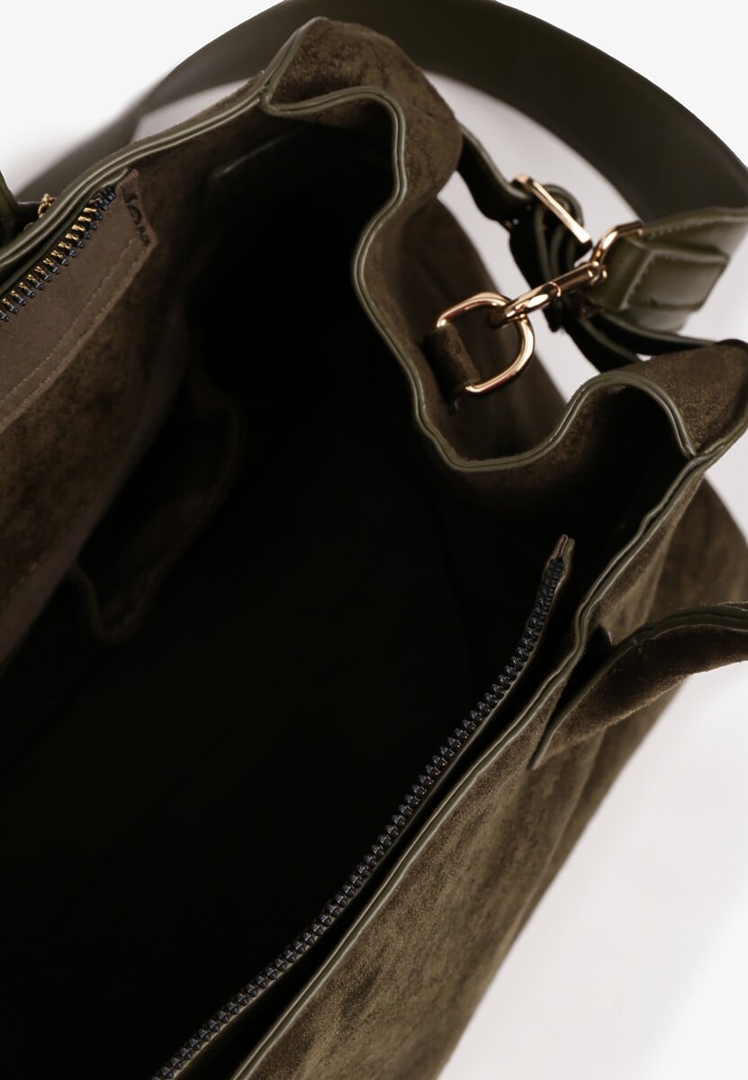 Zielona Torebka na Ramię z Dodatkowym Paskiem Ozdobiona Metalicznym Breloczkiem Stinala 3