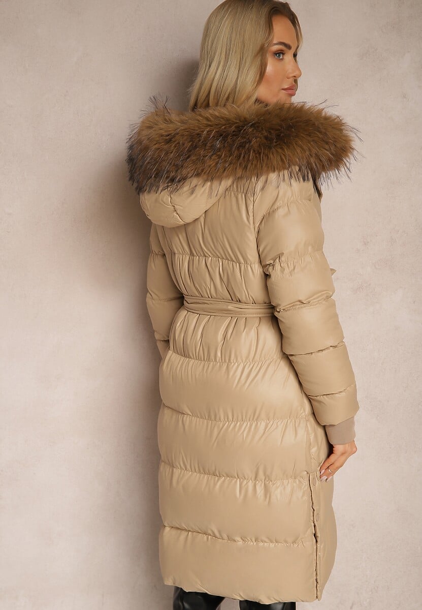 Beżowa Kurtka Pikowana o Długim Kroju z Kapturem Wiązana w Pasie z Odpinanym Futerkiem Phorira 3