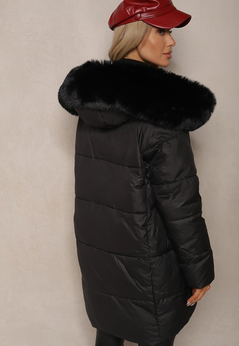 Czarna Pudełkowa Kurtka Pikowana Ozdobiona Odpinanym Futerkiem i Suwakiem Hedizelle 3