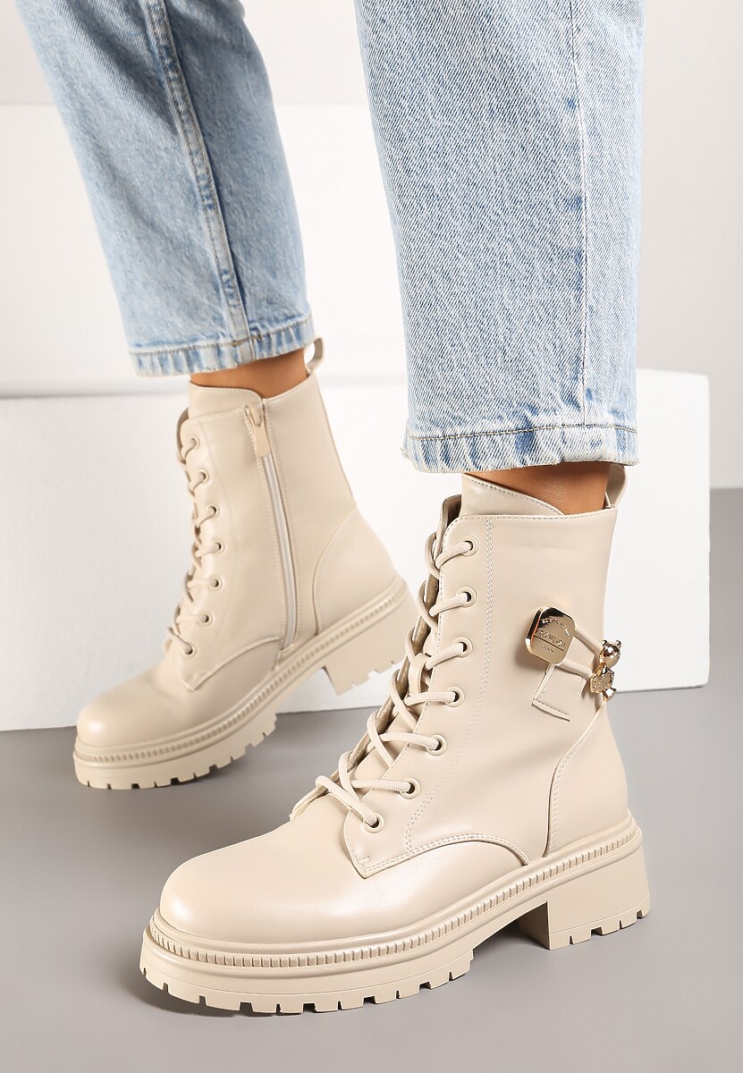 Botine Linnaviae Bej 2