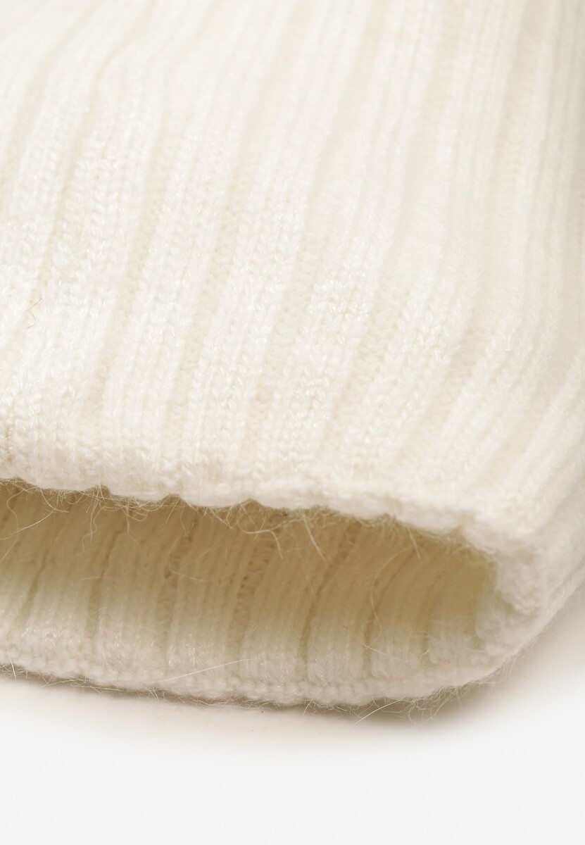 Biała Czapka z Wiskozy w Stylu Beanie z Prążkowanego Materiału Enandira 2