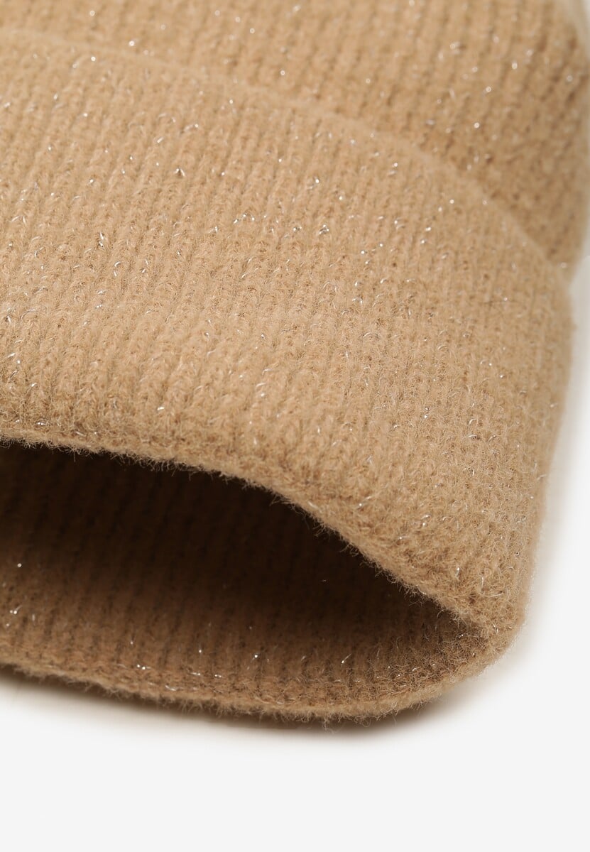 Ciemnobeżowa Czapka z Metaliczną Nicią i Wywinięciem Temivra 2