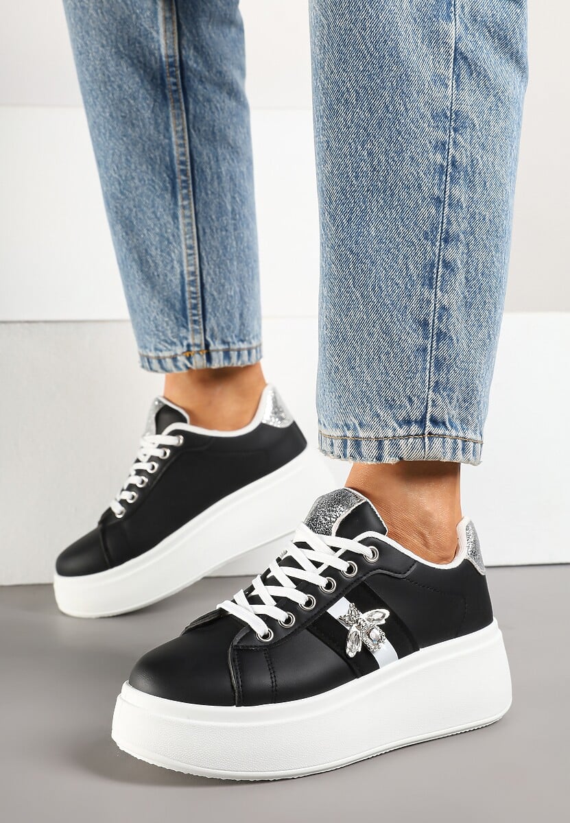 Czarne Sneakersy z Ozdobną Aplikacją Owada z Przeszyciami na Platformie Ommea 3