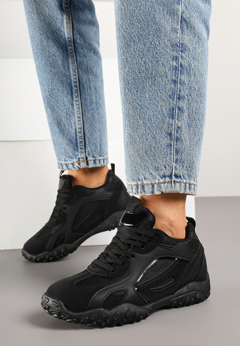 Czarne Sneakersy Ozdobione Tłoczoną Cholewką Pillitha 1