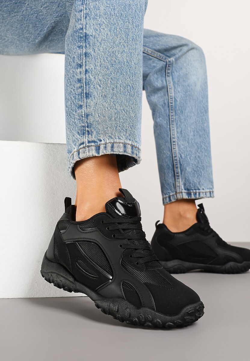 Czarne Sneakersy Ozdobione Tłoczoną Cholewką Pillitha 2