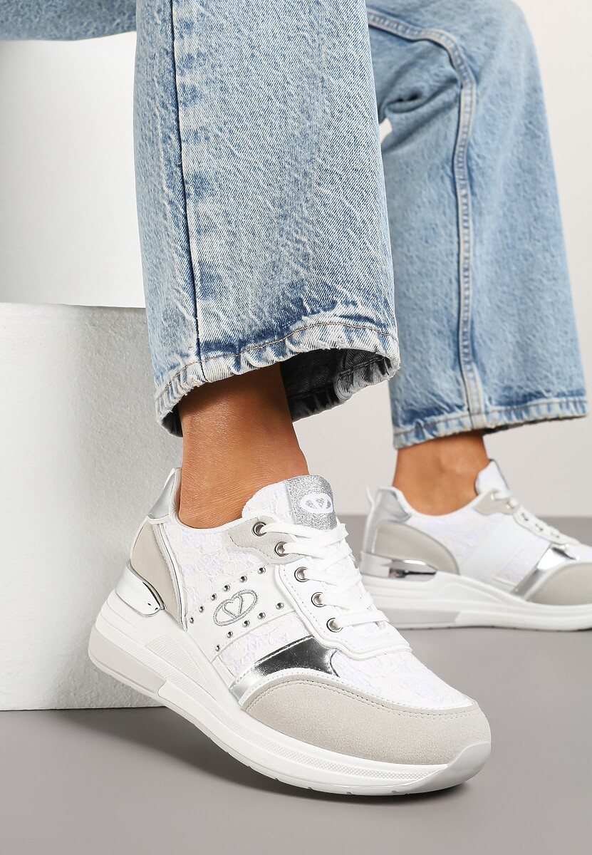 Białe Sneakersy na Ukrytym Koturnie z Koronką i Metalicznymi Wstawkami Edililia 1