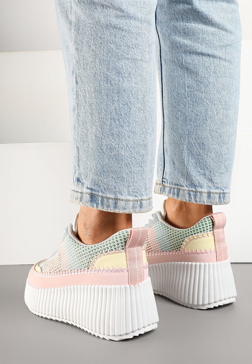 Różowo-Niebieskie Sneakersy na Tłoczonej Platformie z Ozdobnymi Przeszyciami Faloviela 3