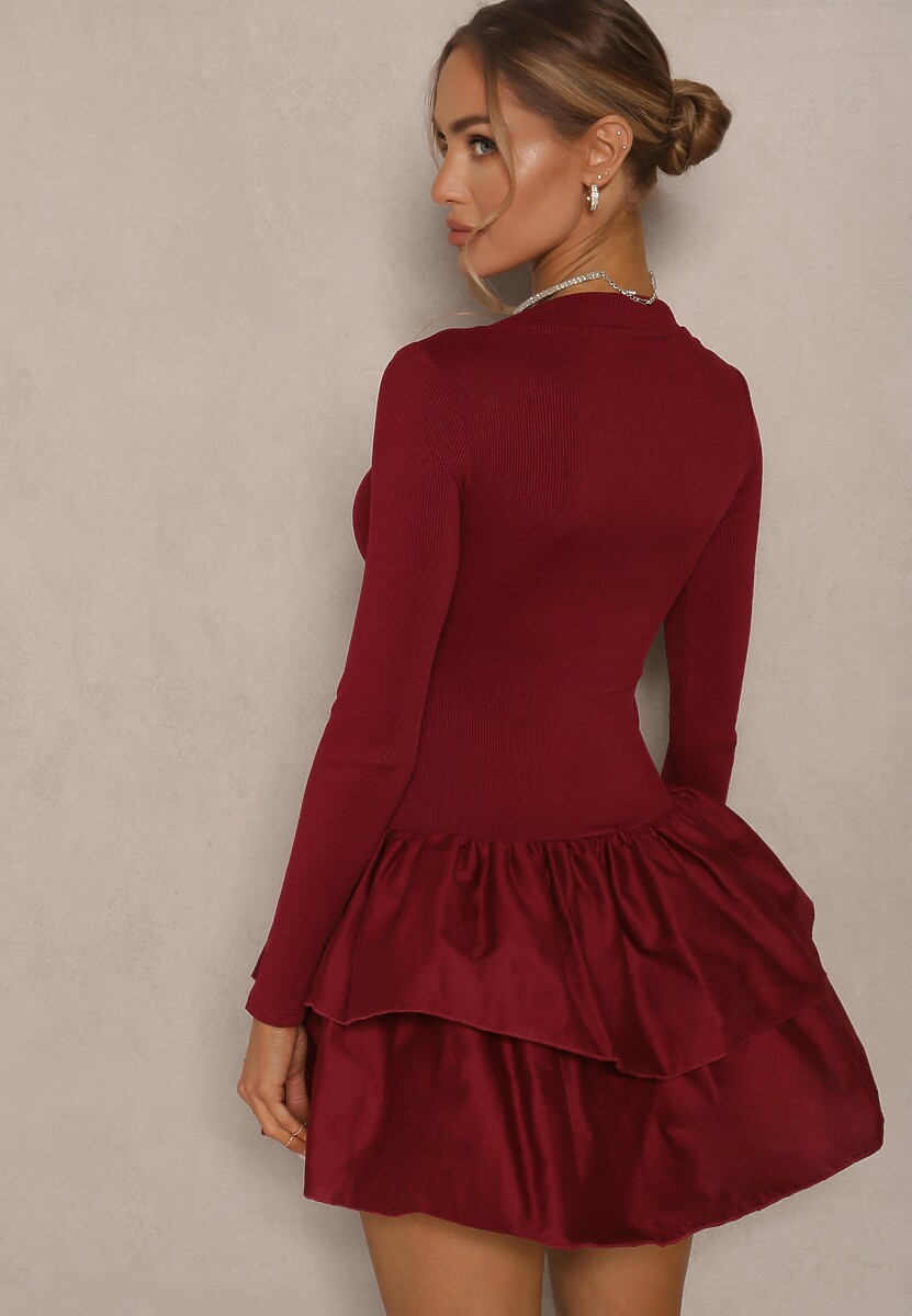 Bordowa Sukienka Longsleeve o Rozkloszowanym Kroju z Falbanką Reline 3