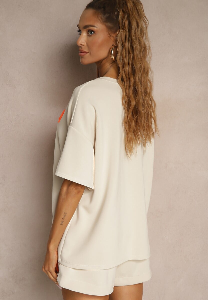 Beżowy Komplet z Wiskozą o Fasonie Oversize T-shirt i Szorty Lirafina 3