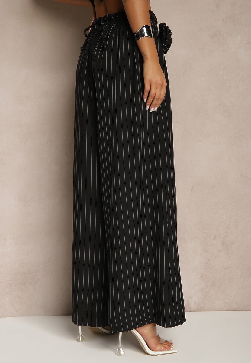 Czarne Spodnie Palazzo High Waist Ozdobione Broszką Kwiatem Folassea 3