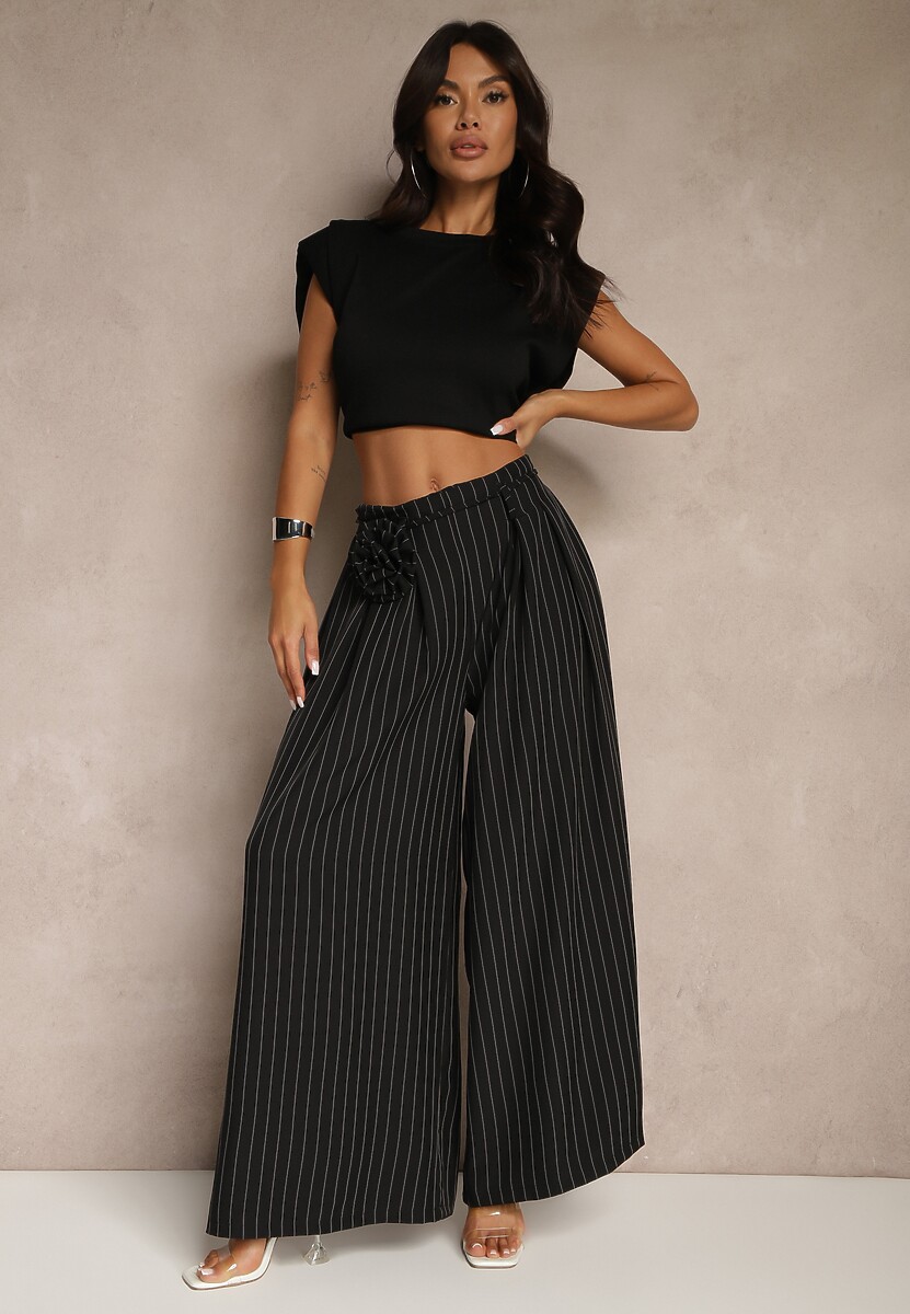 Czarne Spodnie Palazzo High Waist Ozdobione Broszką Kwiatem Folassea 1