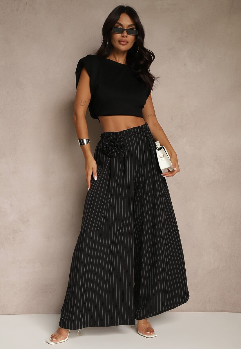 Czarne Spodnie Palazzo High Waist Ozdobione Broszką Kwiatem Folassea 2
