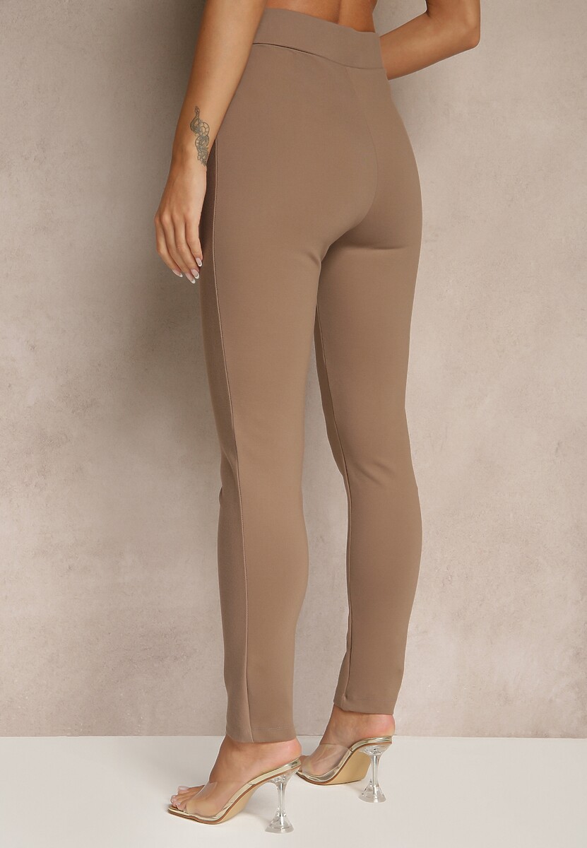 Ciemnobeżowe Legginsy High Waist z Wiskozą z Cyrkoniowym Guzikiem Naliselle 3