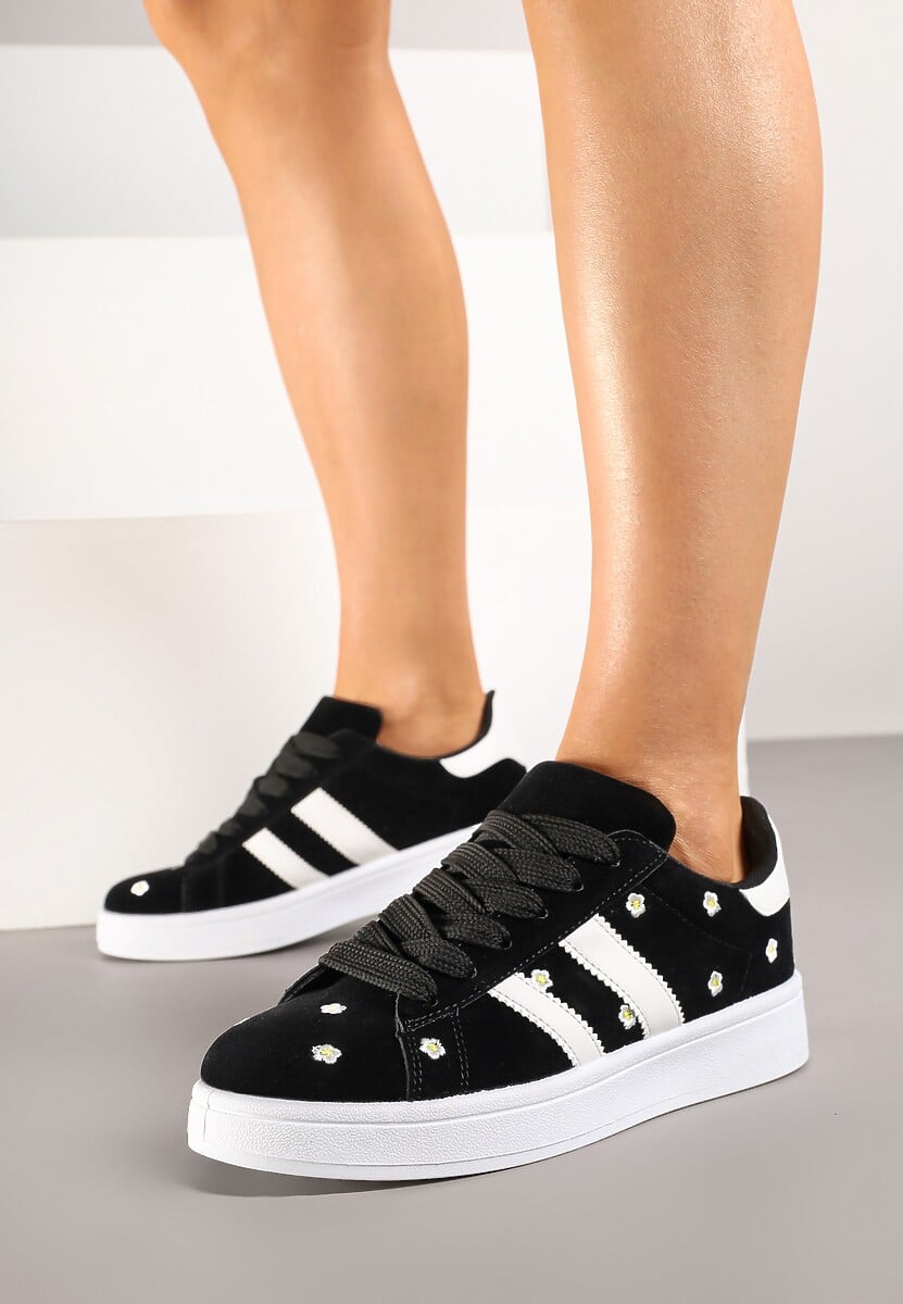 Czarne Sneakersy Ozdobione Haftowanymi Kwiatami i Paskami Malirelle 1
