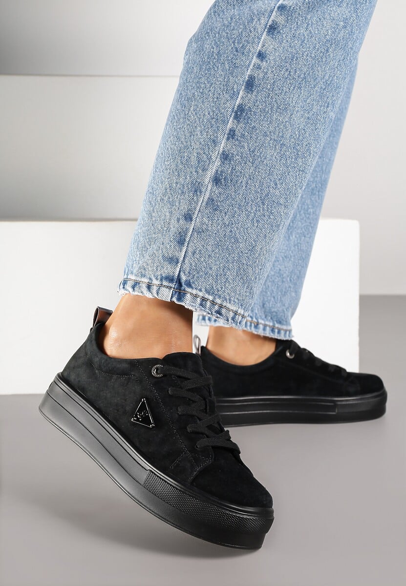 Czarne Sneakersy na Platformie z Zamszu Naturalnego Ozdobione Aplikacją Beliale 2