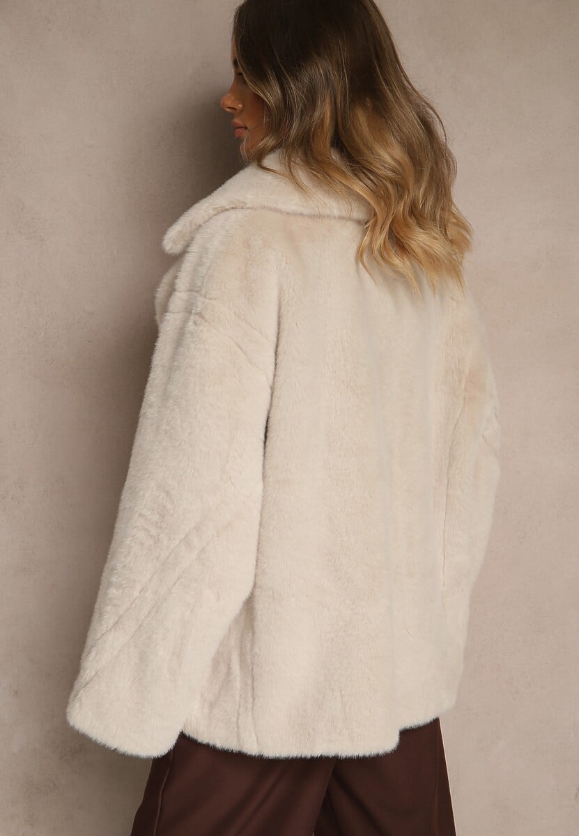 Beżowa Dwurzędowa Kurtka Futerko o Fasonie Oversize Manella 3