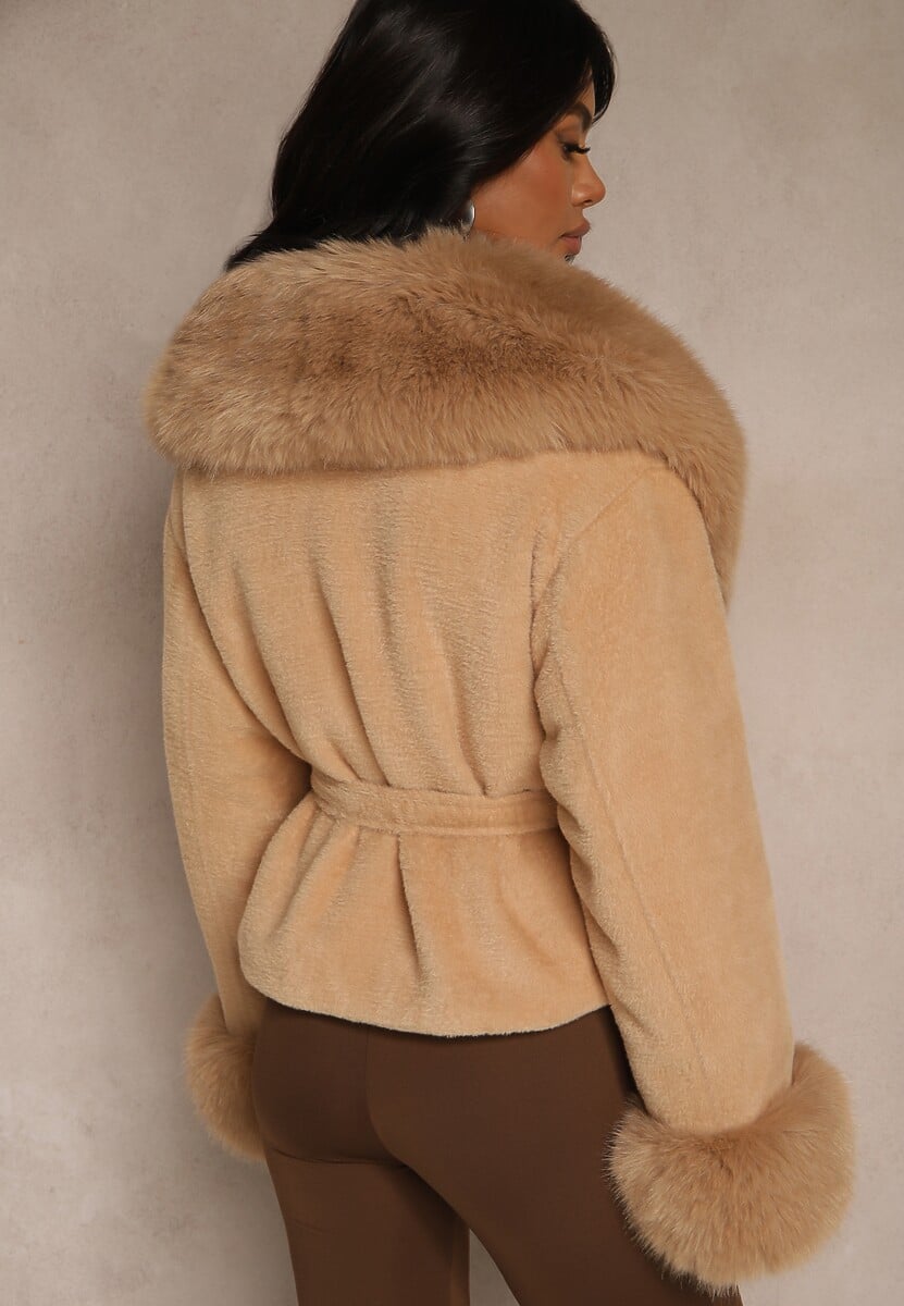 Brązowa Kurtka Pluszowa Ozdobiona Futerkiem i Wiązanym Paskiem w Talii Aravitte 3