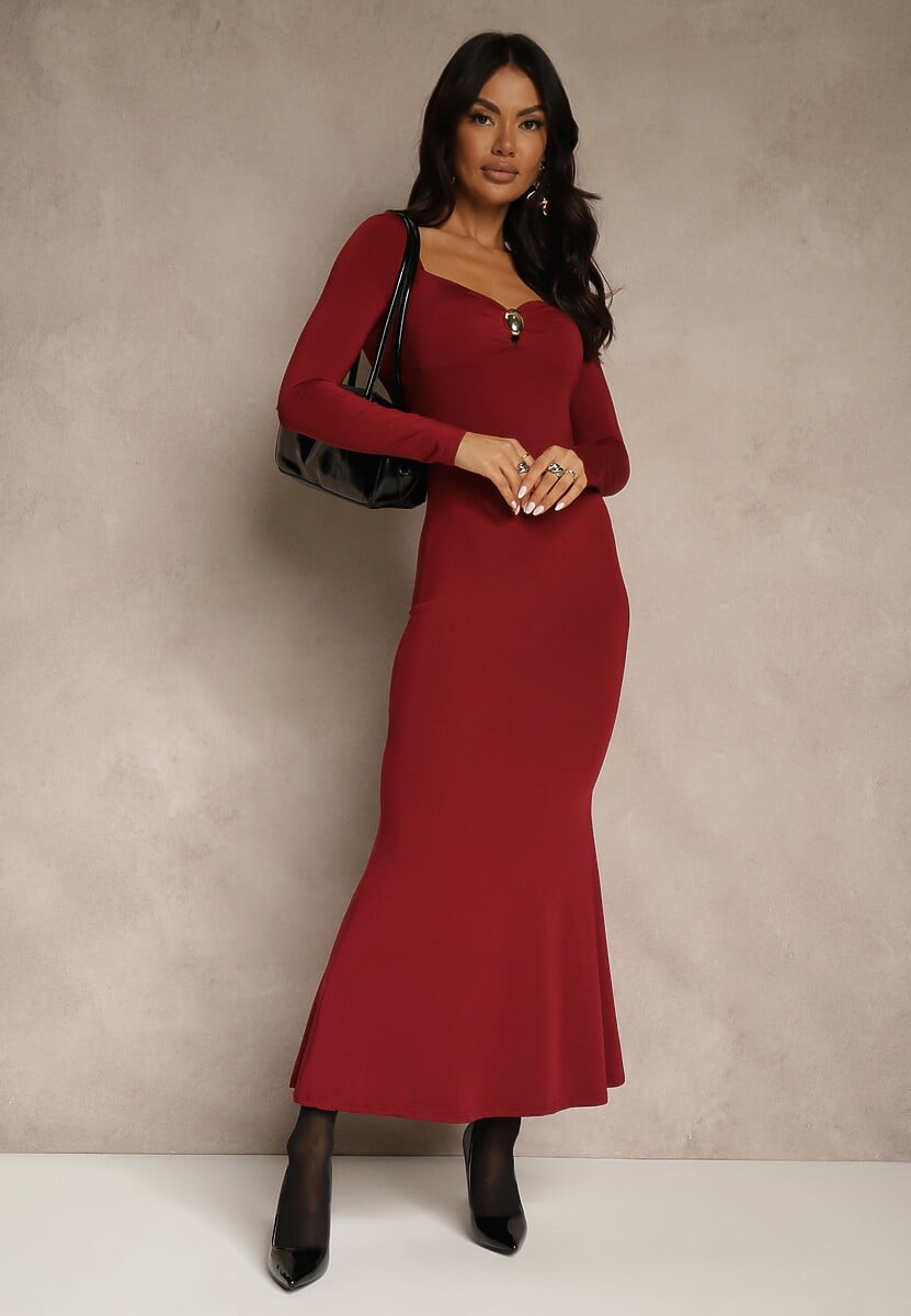 Bordowa Sukienka Koktajlowa z Wiskozą i Metaliczną Klamrą przy Dekolcie Refire 2