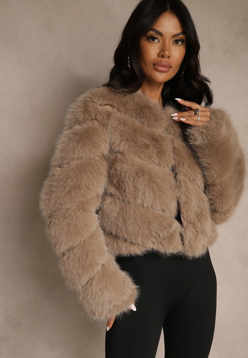 Ciemnobeżowa Futrzana Kurtka o Krótkim Kroju Zapinana na Haftki Alorith 1