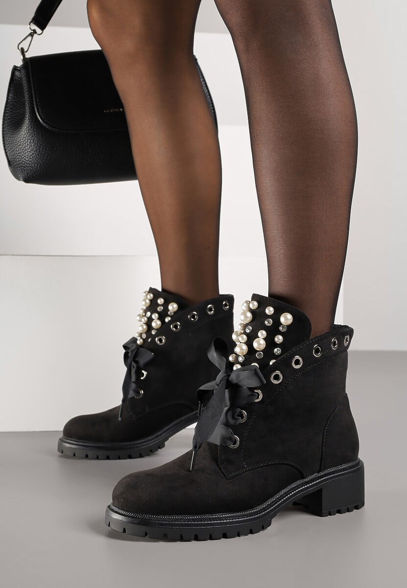 Czarne Botki z Imitacji Zamszu z Ozdobnymi Sznurówkami Perłami i Cyrkoniami Jovilda 2