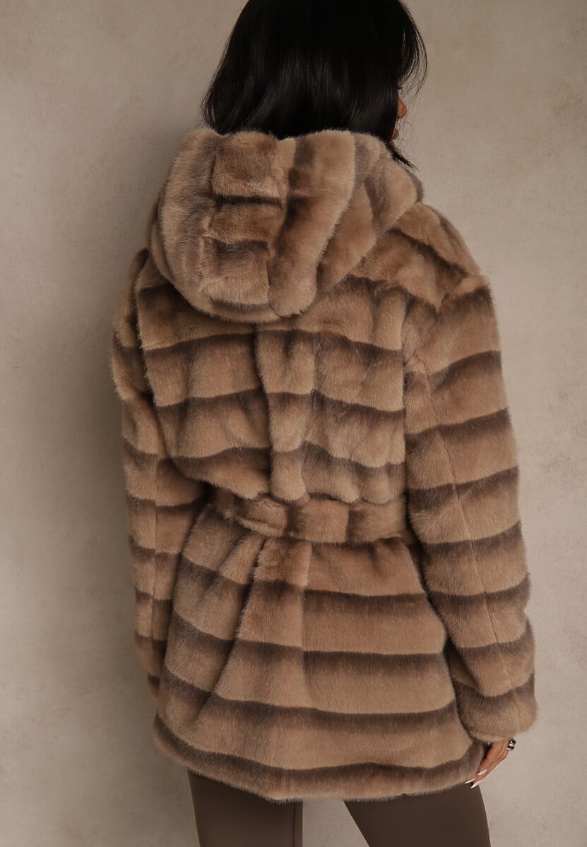 Beżowa Kurtka Futrzana z Nieodpinanym Kapturem Ozdobiona Paskiem Zetelia 3