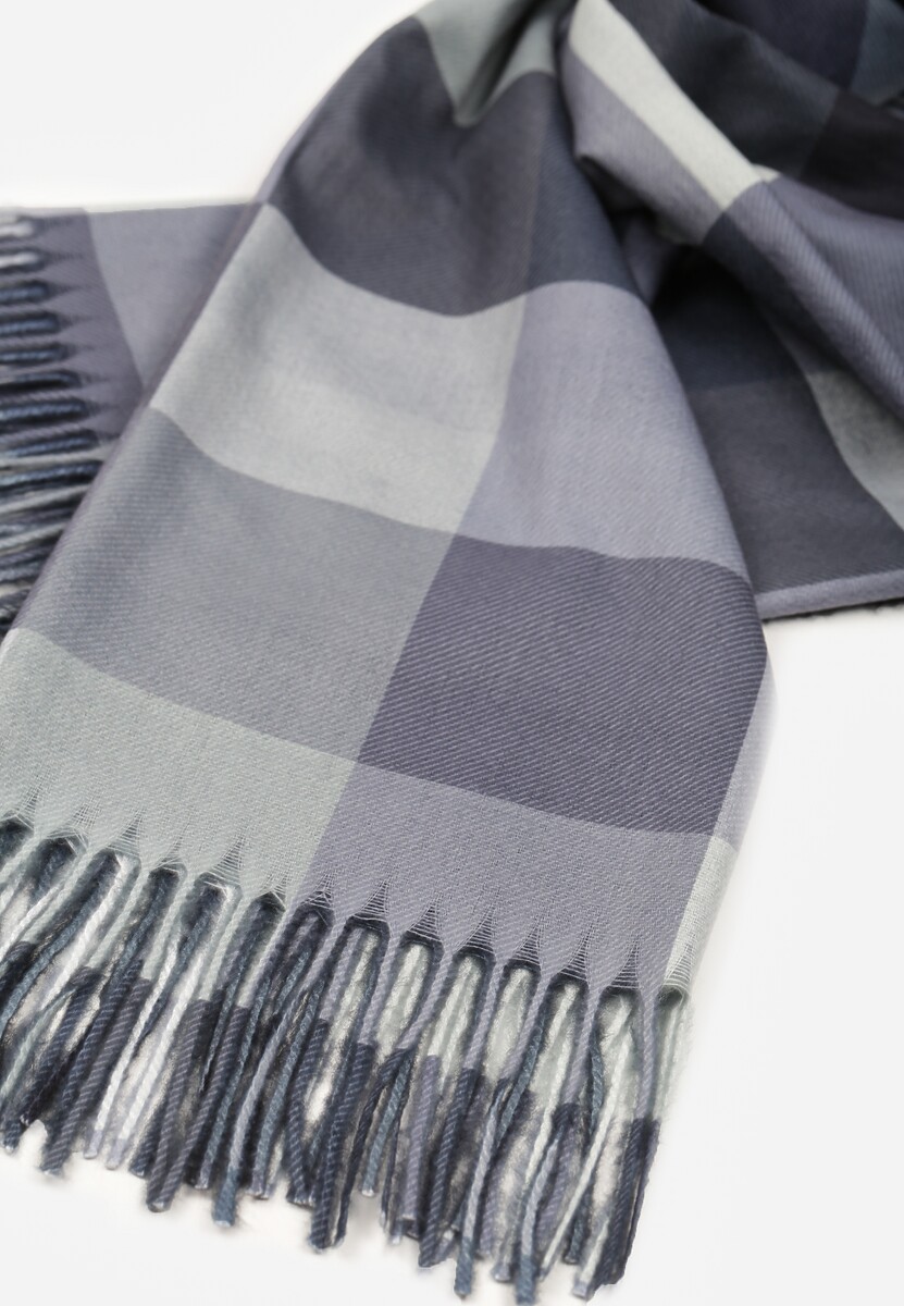 Czarny Wiskozowy Szalik z Frędzlami Zdobiony Wzorem w Kratę Etefera 2