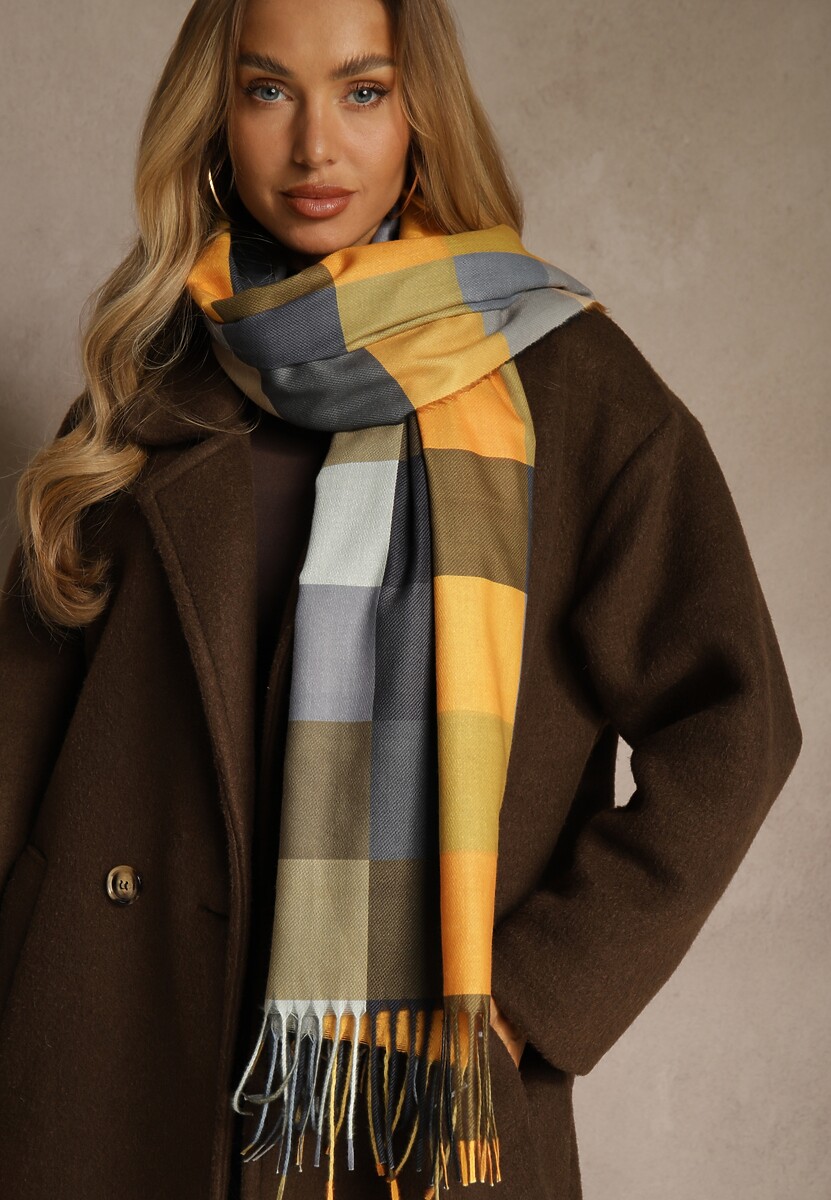 Żółty Wiskozowy Szalik z Frędzlami Zdobiony Wzorem w Kratę Etefera 1