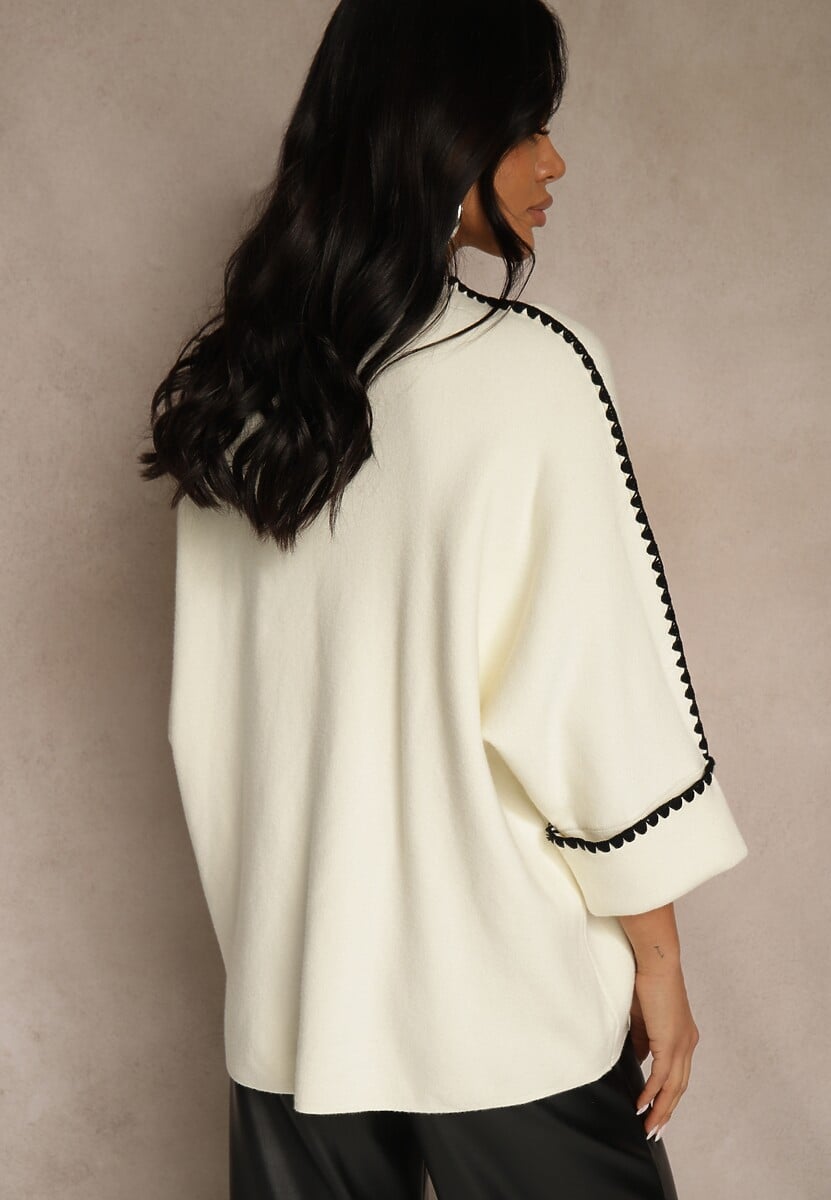 Jasnobeżowy Sweter Ozdobiony Lamówką na Rękawach Tusenna 3